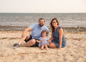 Picture of Diana, a survivor of an amniotic fluid embolism, and her family