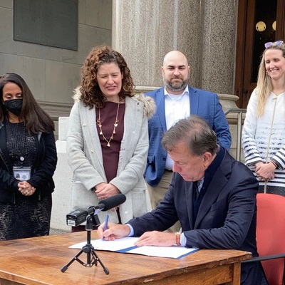 Governor Lamont signing executive order on climate