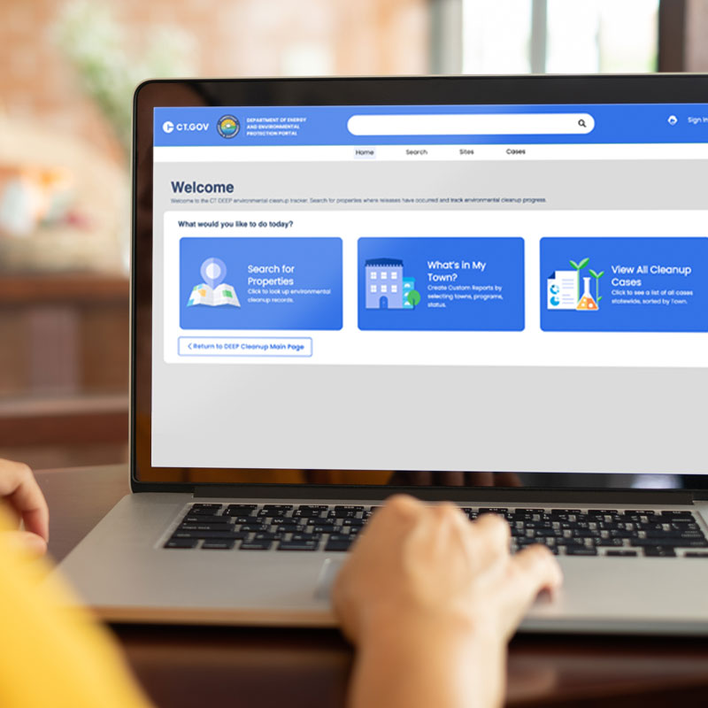 Image of computer with REACT homepage