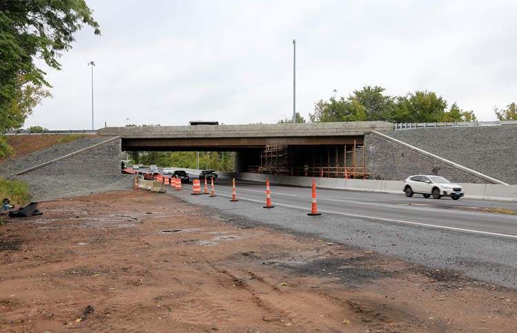 Another view of the completed abutments of Bridges 02366 and 02367 in East Hartford.