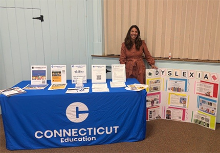 Kristin Allen visiting Mansfield Public Library