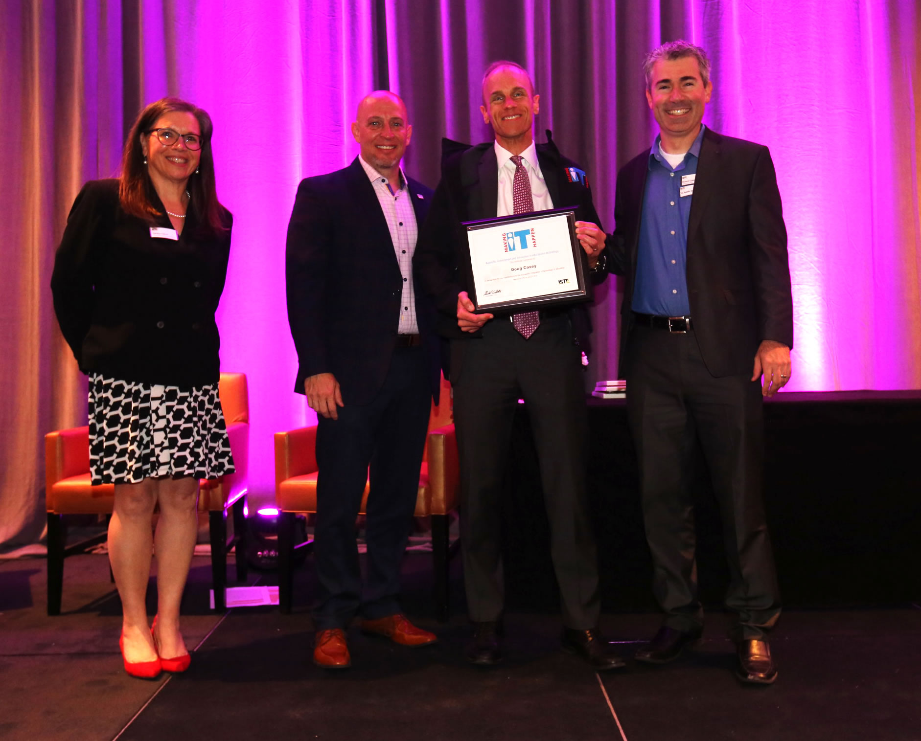 Doug Casey picture receiving the IT Award