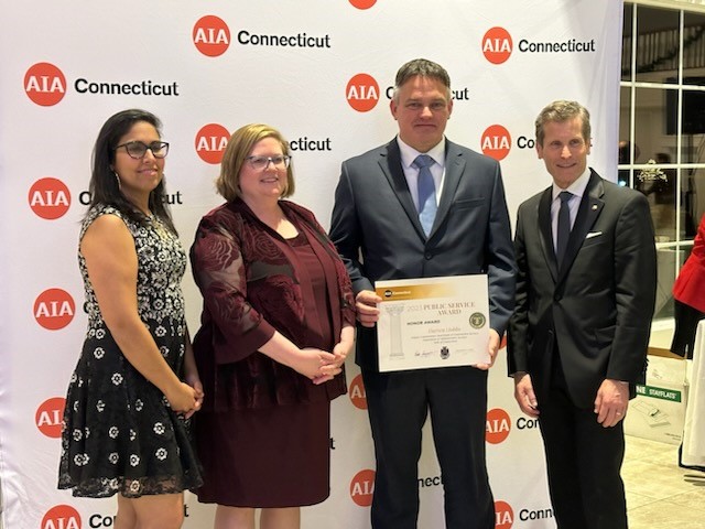 Darren Hobbs receives AIA Award