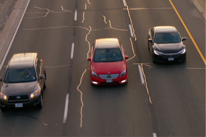 3 cars moving in the highway - left lane restriction penalties
