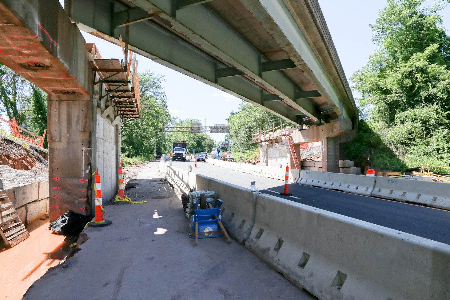 East Hartford Bridge 02369 6-25-18 (day) Phase 1 demo, Phase 1 pier infill/strengthening