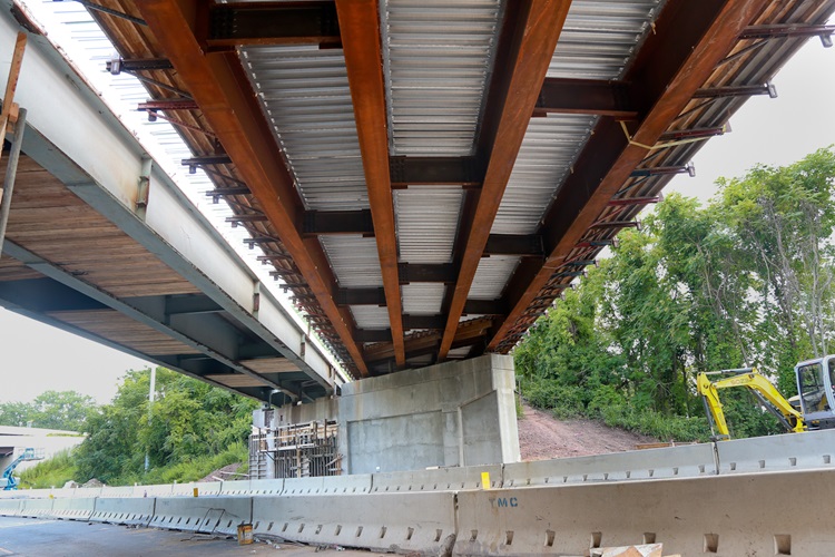 East Hartford Bridge 02369 8-8-18, Prep for Phase 2 demotion