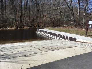 The ramp of the Bashan Lake boat launch.