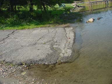The ramp of the West Side Pond boat launch.