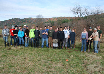 group photo of student volunteers