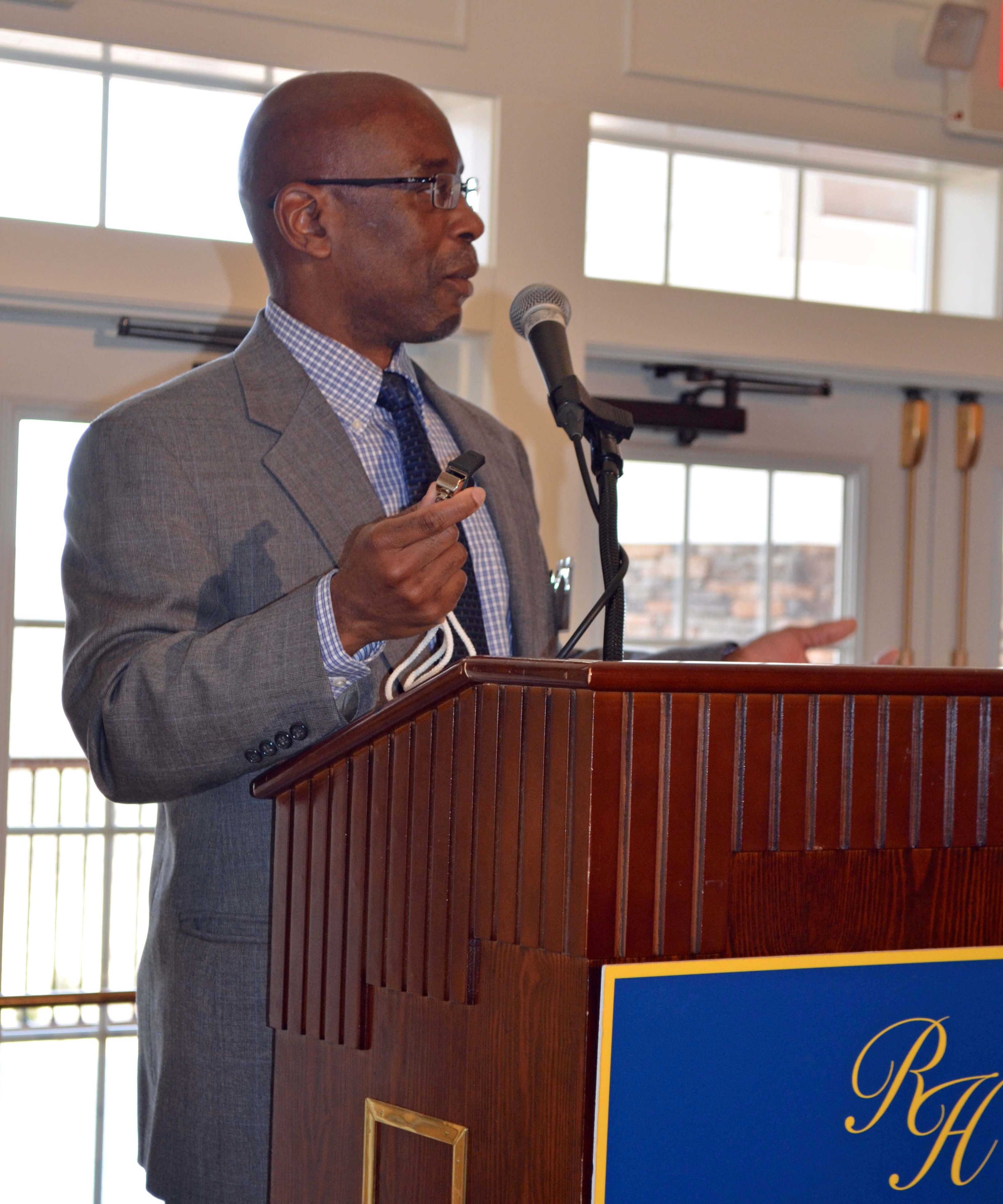 Keynote speaker Professor Frank Harris, Chairperson, Journalism Department, Southern Connecticut State University.