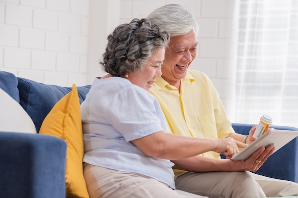couple reviewing Medicare paperwork
